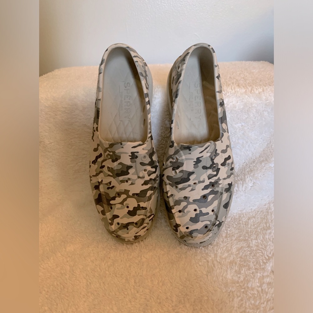 Sperry Beige and Black Slip-On Shoes Camo